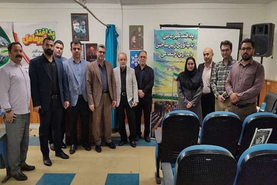 برپایی نمایشگاه هفته پدافند غیرعامل در مرکز بهداشت رشت 